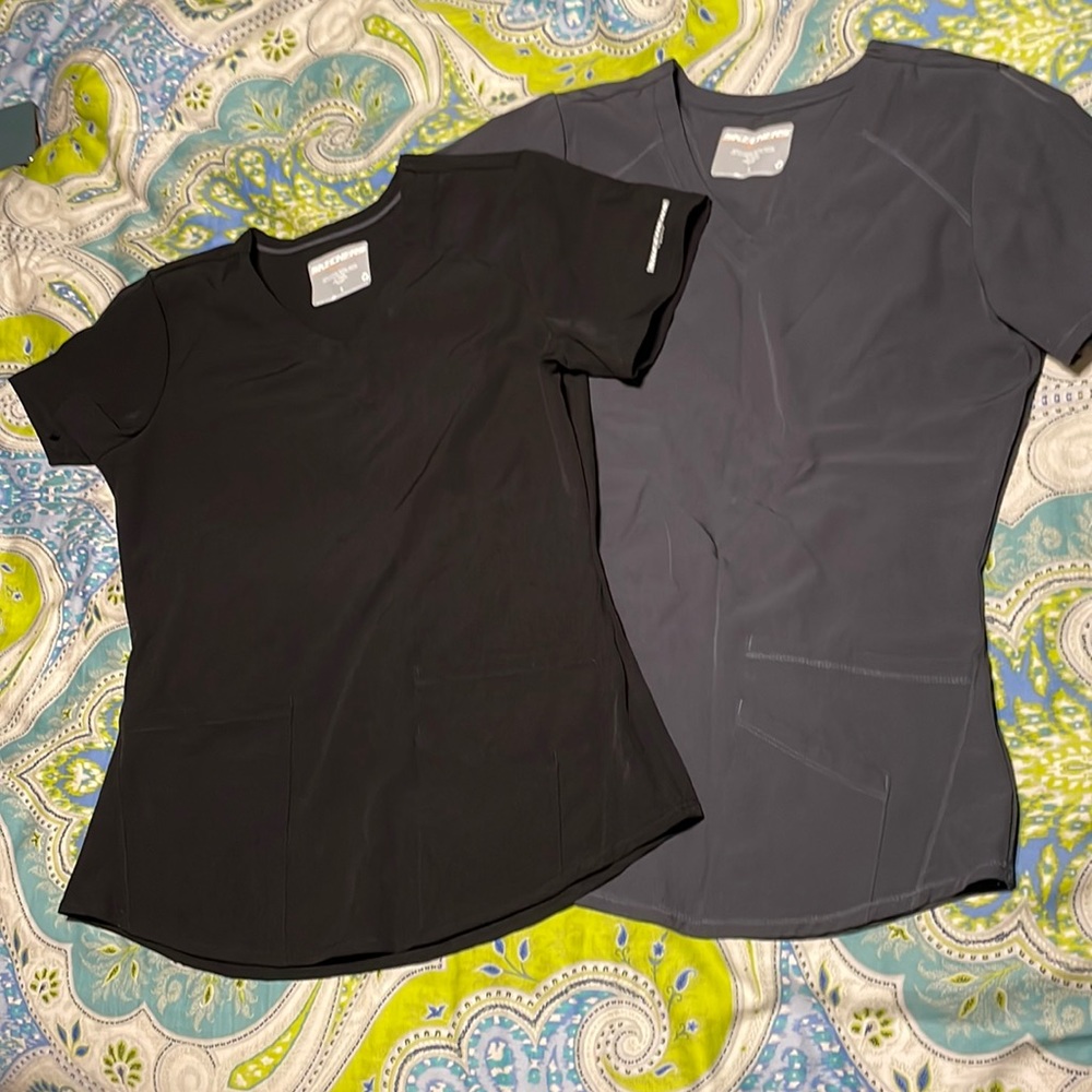 5 sketchers scrubs tops size small color, black, and gray